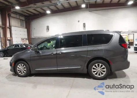 2019 Chrysler Pacifica Touring L из США, поврежденный, VIN 2C4RC1BGXKR715410